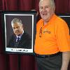 Lederman poses by photo of his HBO broadcast partner and 2015 HOF Inductee Jim Lampley