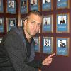 HBO commentator Max Kellerman reflects on his friend and colleague Emanuel Steward by Steward's plaque on the Hall of Fame Wall