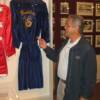 Rudy Greco points to Wilfred Benitez's robe.